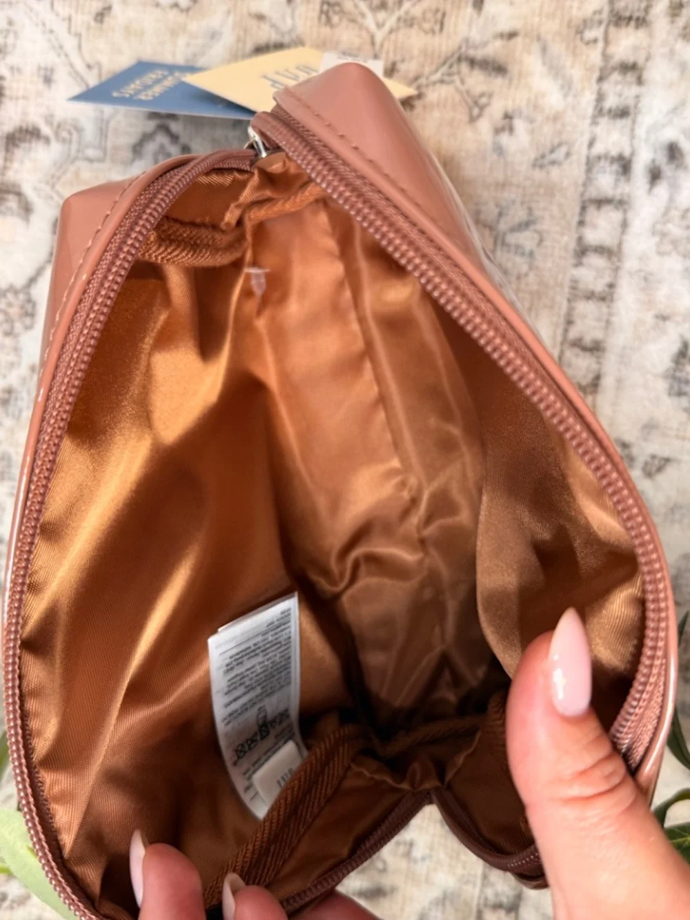 Gap x Summer Fridays LIMITED EDITION  Glossy Tan Makeup Toiletry Bag NWT